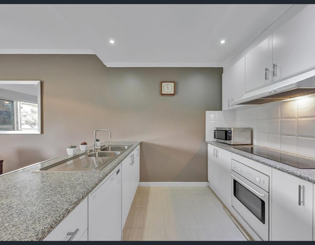 Golf Views Apartment Mulwala